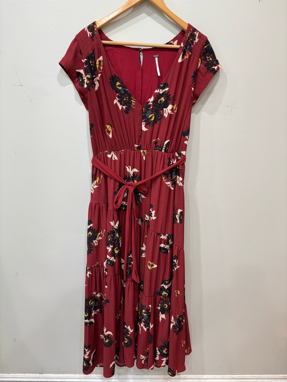 Free People Tiered Belted Floral Burgundy Maxi Dress Women’s Size 8 - Picture 1 of 12